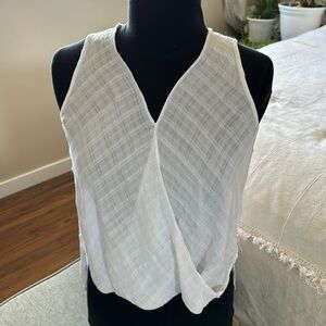 Dex  XS white 100% Rayon sleeveless blouse v neck